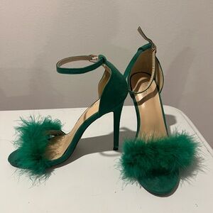 Elegant Green Feathered Heels